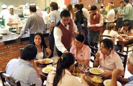 Los propietarios  de los  bares, restaurantes y otros locales gastronómicos están expectantes del inicio de la Fase 3.