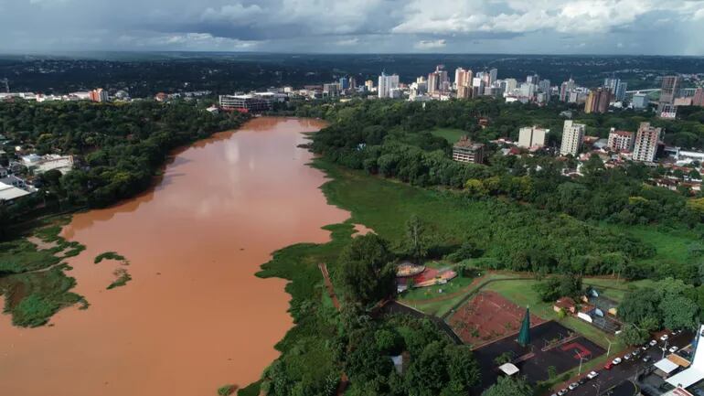 Los ambientalistas impulsan un plan de recuperación del Lago de la República.