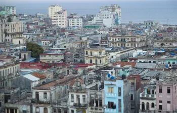 La empresa estatal Unión Eléctrica (UNE) prevé este sábado apagones simultáneos en cerca del 24 % de Cuba en el horario de mayor consumo, en la tarde-noche.