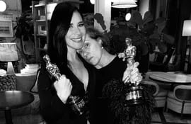 La paraguaya Cynthia Ramírez y la ganadora de tres Óscar a la Mejor Actriz, Frances McDormand, la mamá de su novio Pedro.