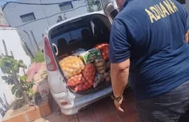 Una persona fue detenida tras incautación de vehículo con productos de contrabando