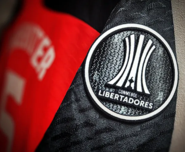 Libertad y River Plate juegan por la Copa Libertadores 2024.