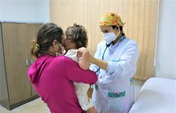 Los pacientes adultos y pediátricos con labio leporino, paladar hendido, cicatrices de quemaduras o accidentes serán intervenidos la próxima semana gracias al programa Ñemyatyro Paraguay en el Hospital Integrado de Ayolas.
