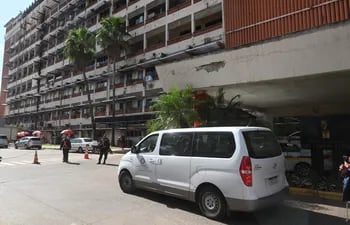 La Fiscalía se constituyó ayer hasta el Hospital Central del IPS debido a la denuncia de los familiares del hombre que habría sido víctima de mala praxis.