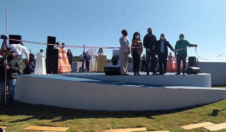 El acto inaugural se llevó a cabo en el anfiteatro de la nueva costanera construida en el barrio San Juan.