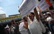 Colectivos feministas marchan durante una protesta contra las desapariciones y feminicidios, hoy en la Ciudad de México (México). Miles de feministas mexicanas protestaron este domingo diversas marchas en la capital para exigir justicia por el presunto feminicidio de Debanhi Escobar, joven de 18 años hallada muerta en el norte del país, en medio de una ola de asesinatos y desapariciones de mujeres. EFE/Sáshenka Gutiérrez
