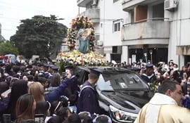 Procesión de la Virgen María Auxiliadora en Asunción.