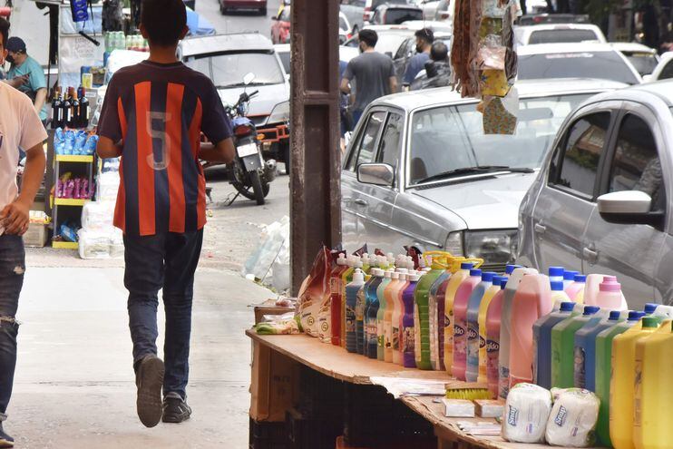 Los productos de contrabando pululan en las calles de Asunción y alrededores.