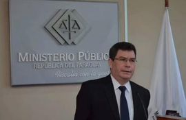 El fiscal Federico Espinoza calificó de lamentable la falta de acción de la Policía Nacional ante este hecho