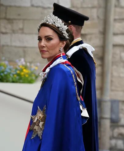 El Príncipe y la Princesa de Gales llegan a la Abadía de Westminster, en el centro de Londres, antes de la ceremonia de coronación del Rey Carlos III y la Reina Camila.