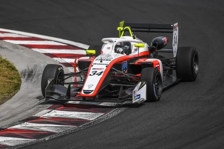 Muy buen trabajo de Joshua Duerksen ayer en las pruebas libres logrando el séptimo tiempo.

practica de Joshua Duerksen - en Hungría, Fórmula 3