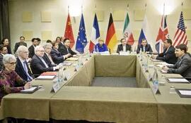 reunion-de-uno-de-los-grupos-negociadores-sobre-el-plan-nuclear-irani-que-busca-asegurar-los-fines-pacificos-del-programa-implementado-por-la-republ-213935000000-1311989.jpg
