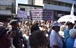 Manifestacion de Jubilados frente a la Caja Central de IPS, rechazan proyecto sobre supervisión de pensiones presentado por el Ejecutivo y piden elaborar un nuevo plan