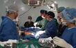 Médicos del Ministerio de Salud, el IPS y especialistas del extranjero trabajan en Concepción realizando cirugías.