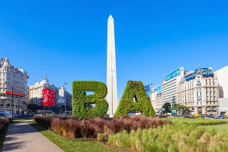 Imagen de referencia. El Obelisco, sin lugar a dudas es uno de los símbolos de Buenos Aires, ubicado en pleno centro de la capital, entre la 
majestuosa avenida 9 de Julio (catalogada como la más ancha del mundo) y la emblemática avenida Corrientes.