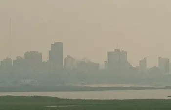 Smog en la bahía de Asunción