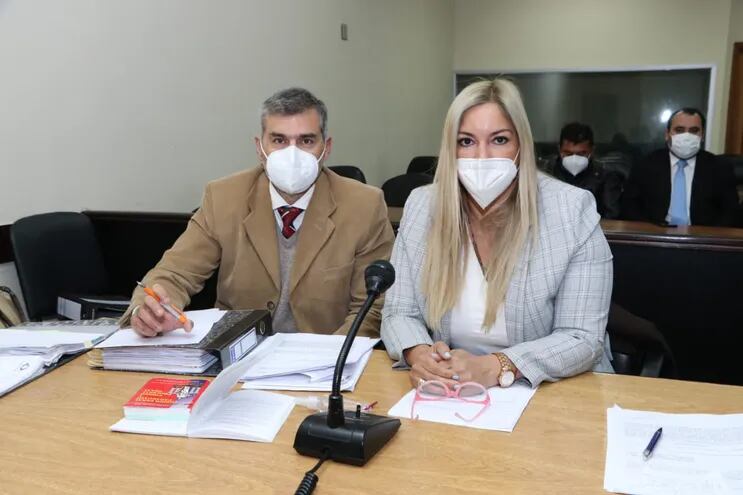 Los fiscales Diego Zilbervarg y María Estefanía González presentan hoy alegatos finales en juicio oral y público por contrabando.