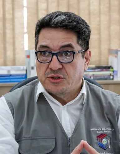 El Director de Financiamiento Político del TSJE, Christian Ruíz Díaz, actualizó datos declarados por los precandidatos.