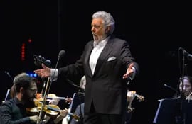 El tenor Placido Domingo durante una reciente actuación en Marbella, España. El artista español llegará a Paraguay en octubre.