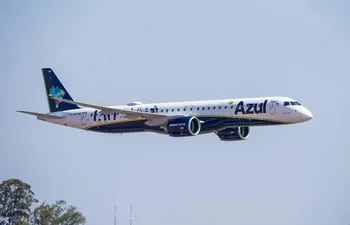 Avión de la aerolíneas brasileña "Azul", que tendrá conexión con Asunción.