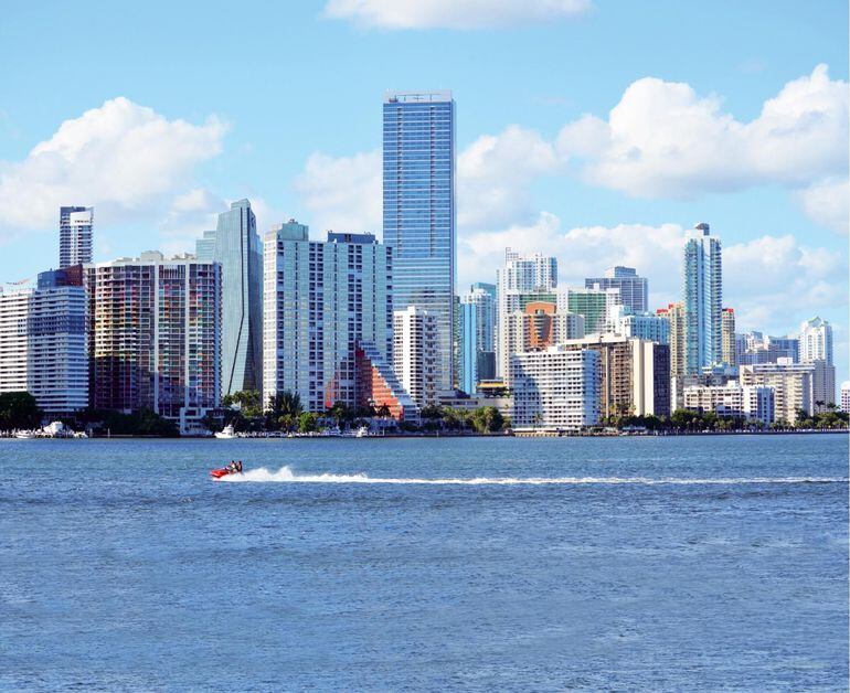 EXTERIOR - Empresas y Negocios - ABC Color