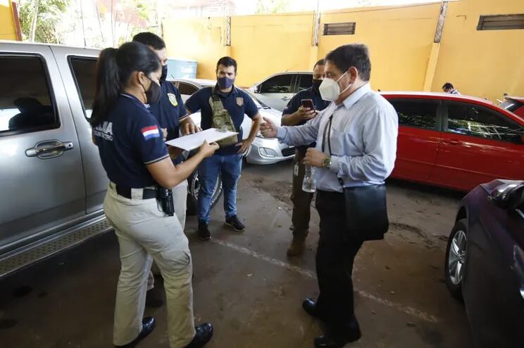 El fiscal Federico Delfino allanó esta mañana la brigada central de la Policía Nacional en San Lorenzo.