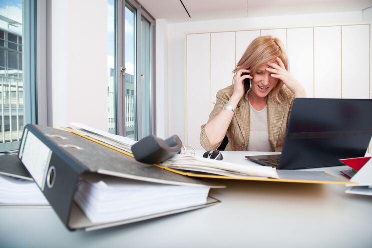 Las crecientes cargas laborales hacen que el estrés se convierta en un mal social.