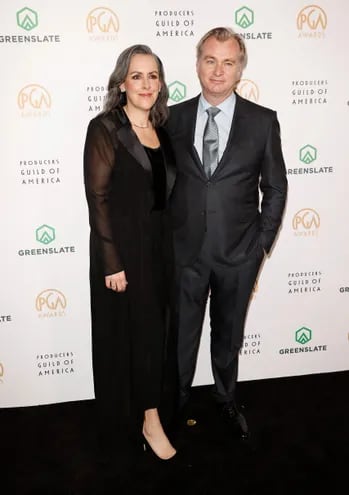 El cineasta Christopher Nolan y su esposa, la productora Emma Thomas, durante la gala del Sindicato de Productores, el domingo en Hollywood.